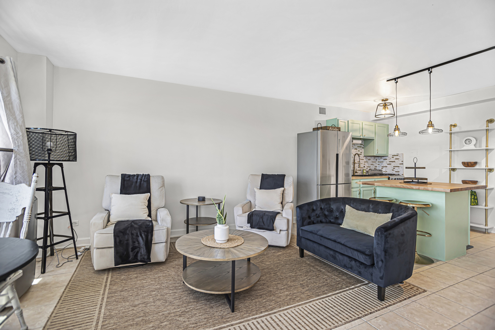 4880 N Marine Drive Unit: 608