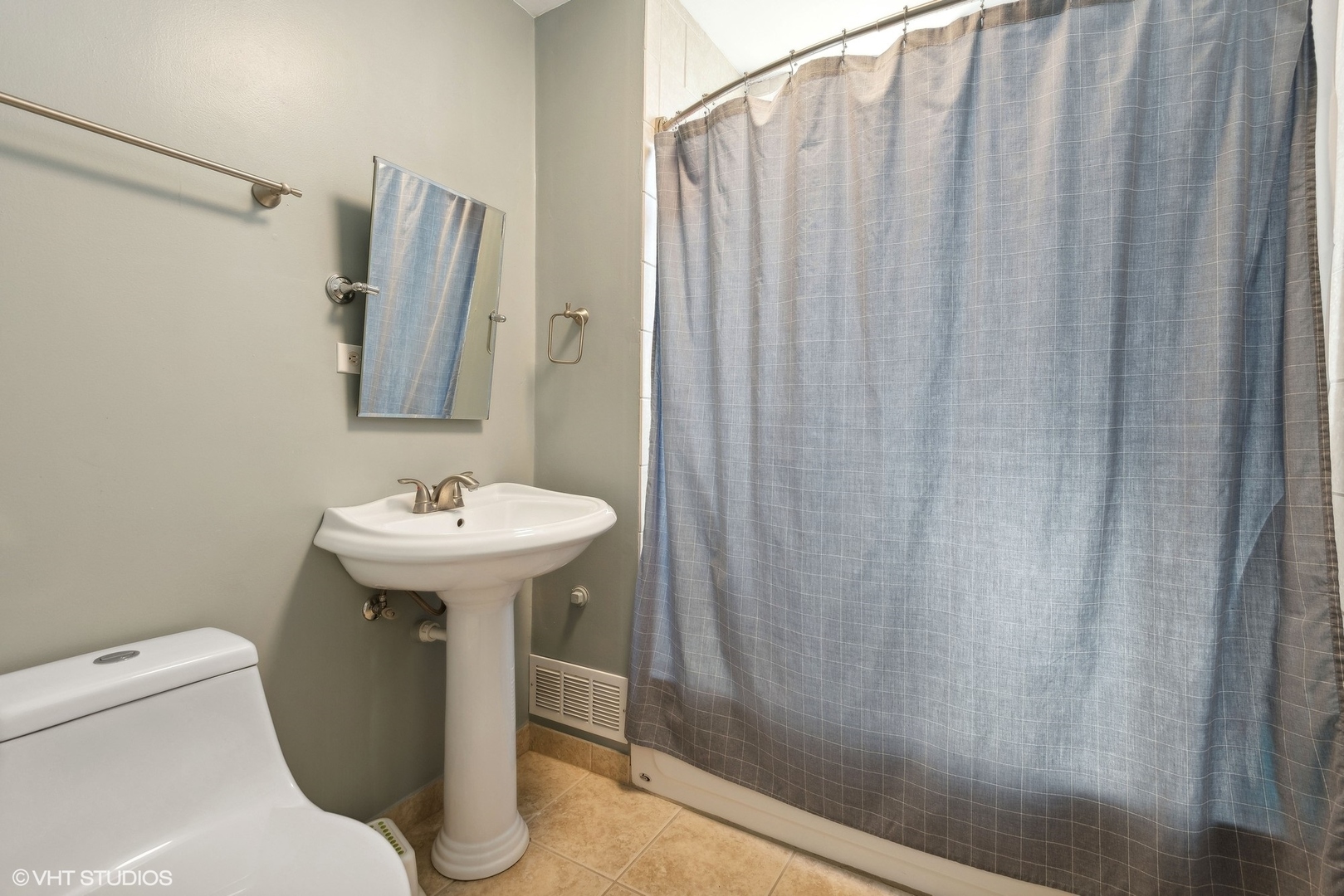 1345 N Hamlin Avenue