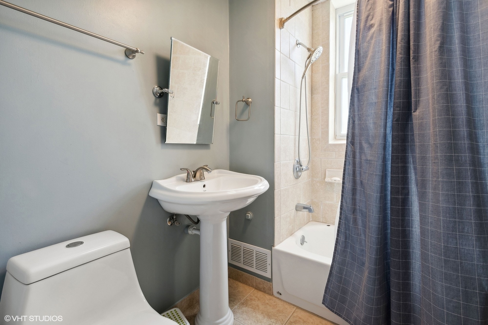 1345 N Hamlin Avenue