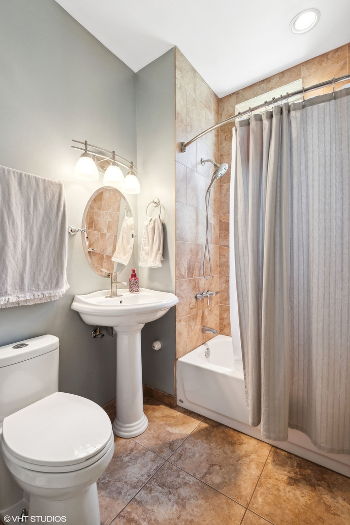 1345 N Hamlin Avenue