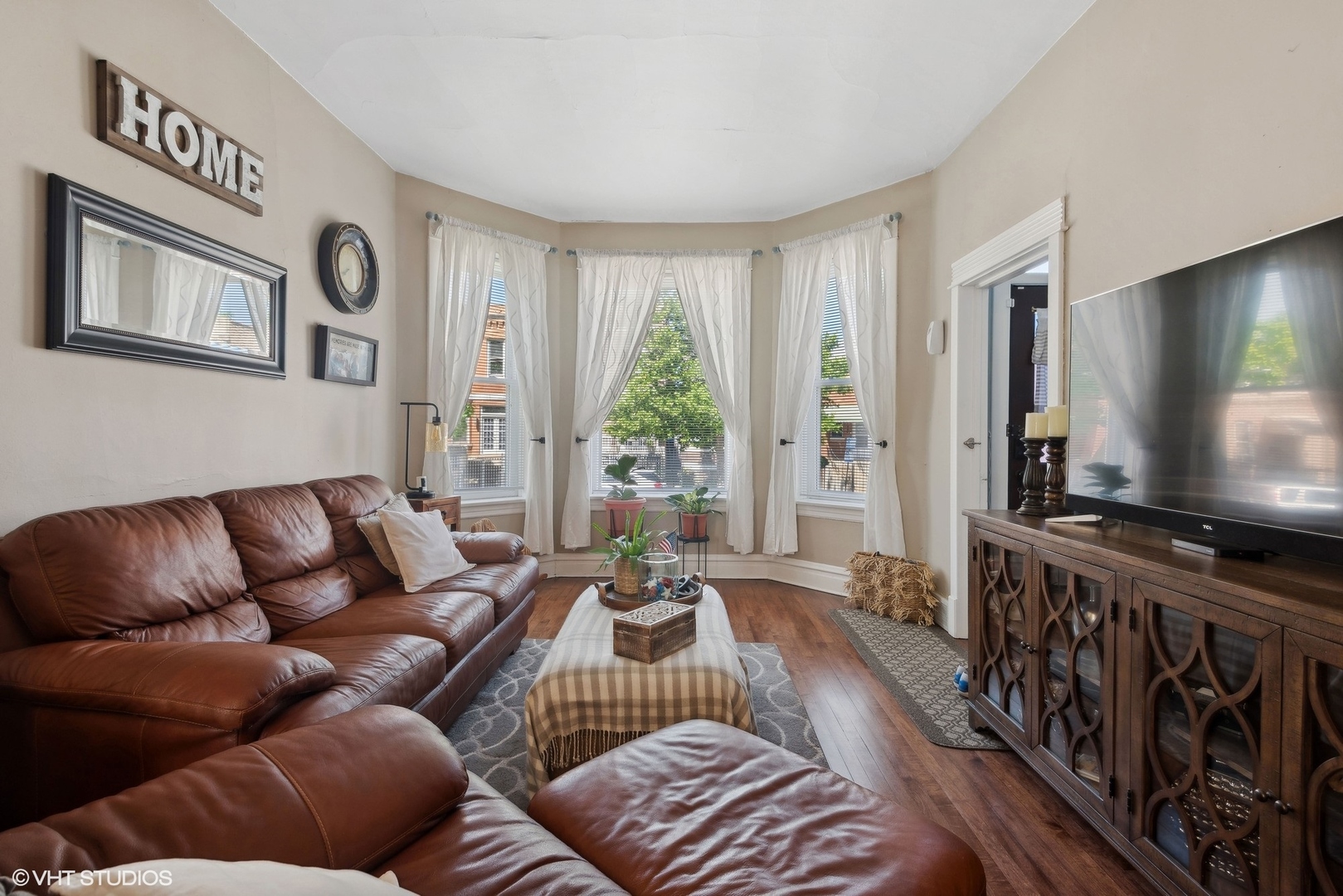 1345 N Hamlin Avenue