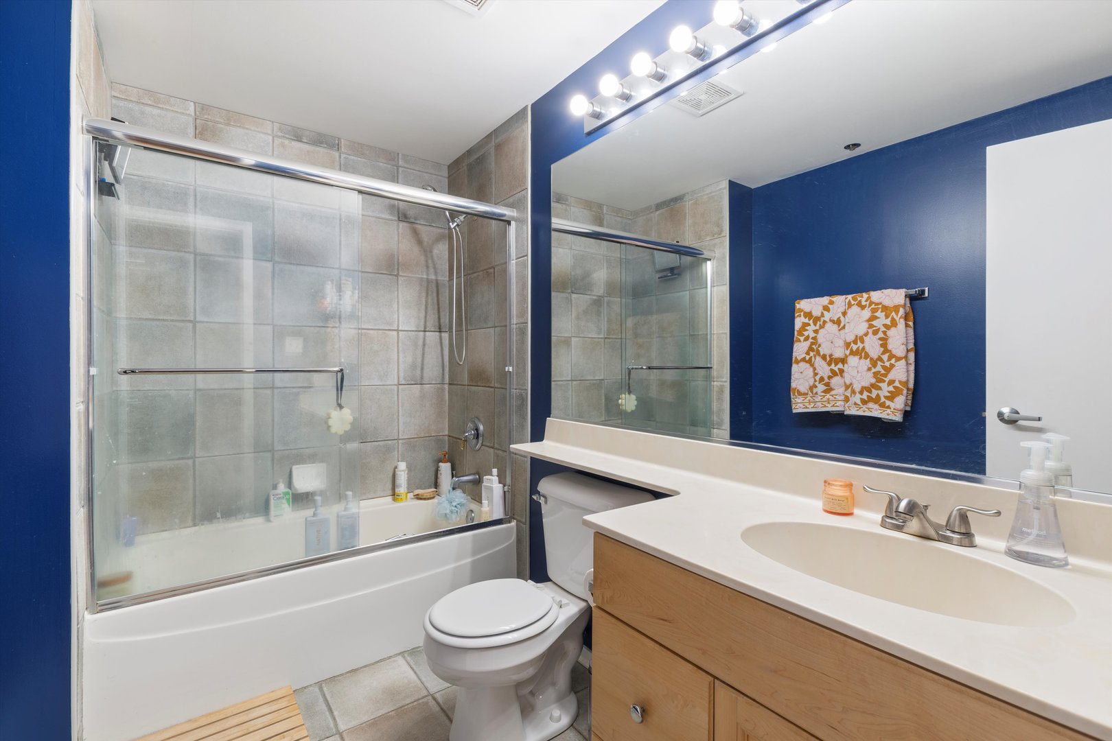 1801 S Michigan Avenue Unit: 604