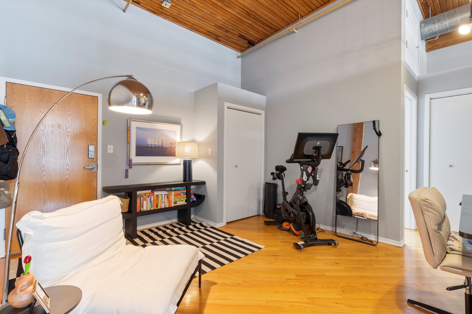 1801 S Michigan Avenue Unit: 604