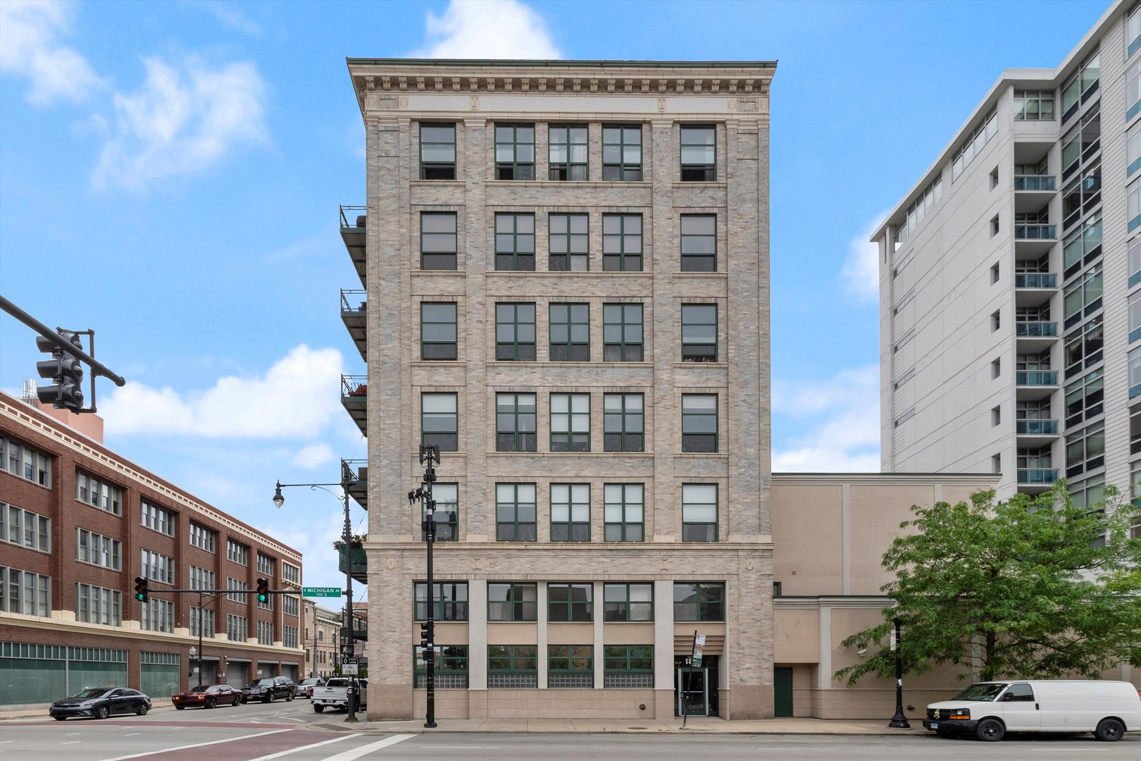 1801 S Michigan Avenue Unit: 604