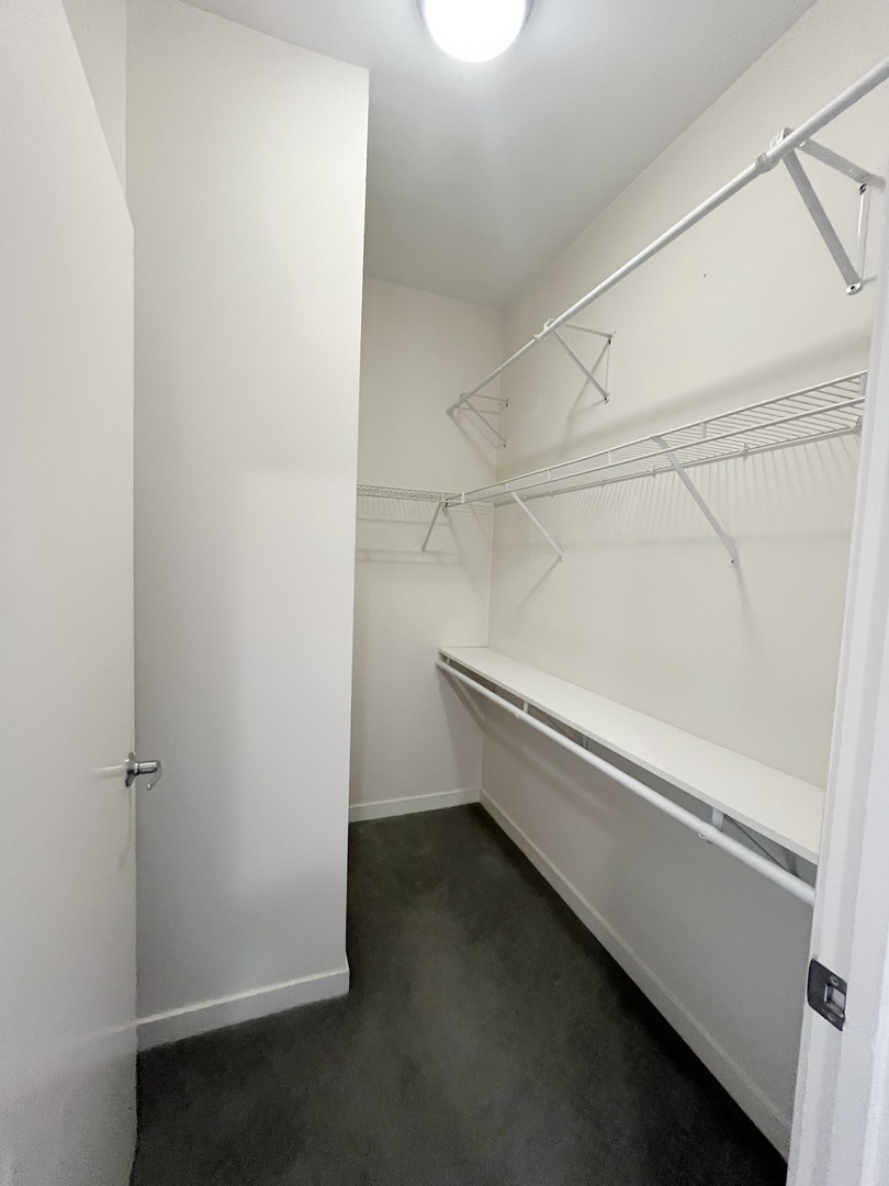 1075 W Roosevelt Road Unit: 303