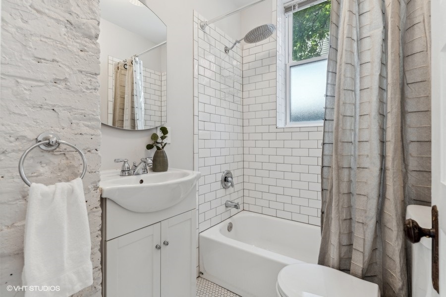 2930 N Gresham Avenue