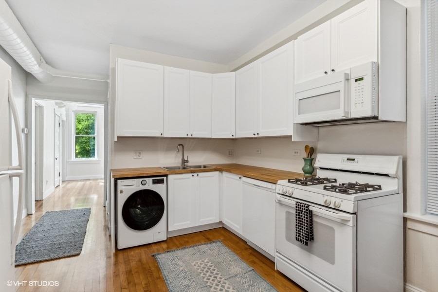 2930 N Gresham Avenue