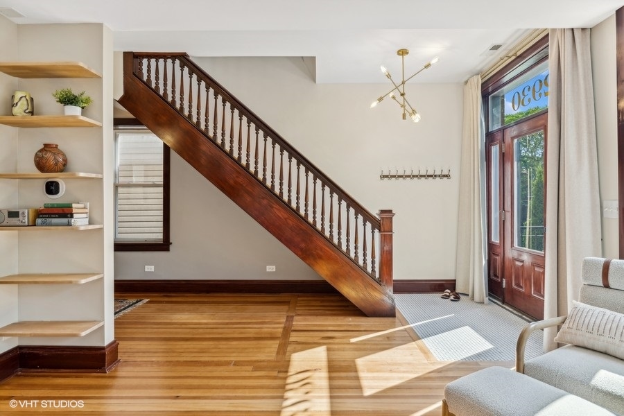 2930 N Gresham Avenue