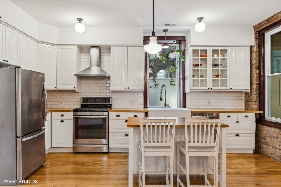 2930 N Gresham Avenue