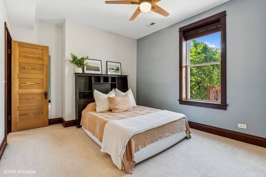 2930 N Gresham Avenue