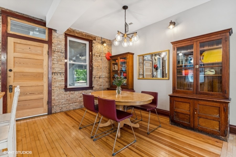 2930 N Gresham Avenue