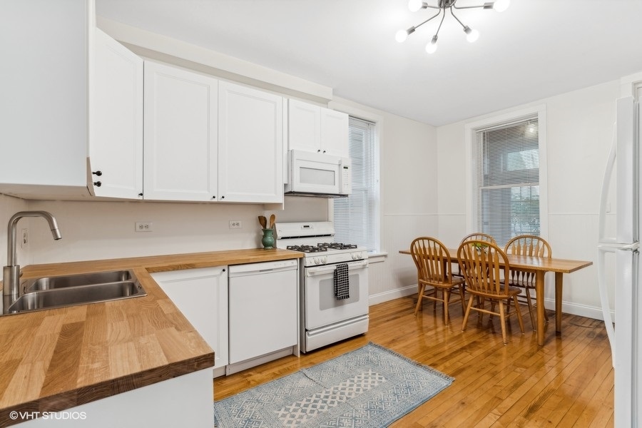 2930 N Gresham Avenue