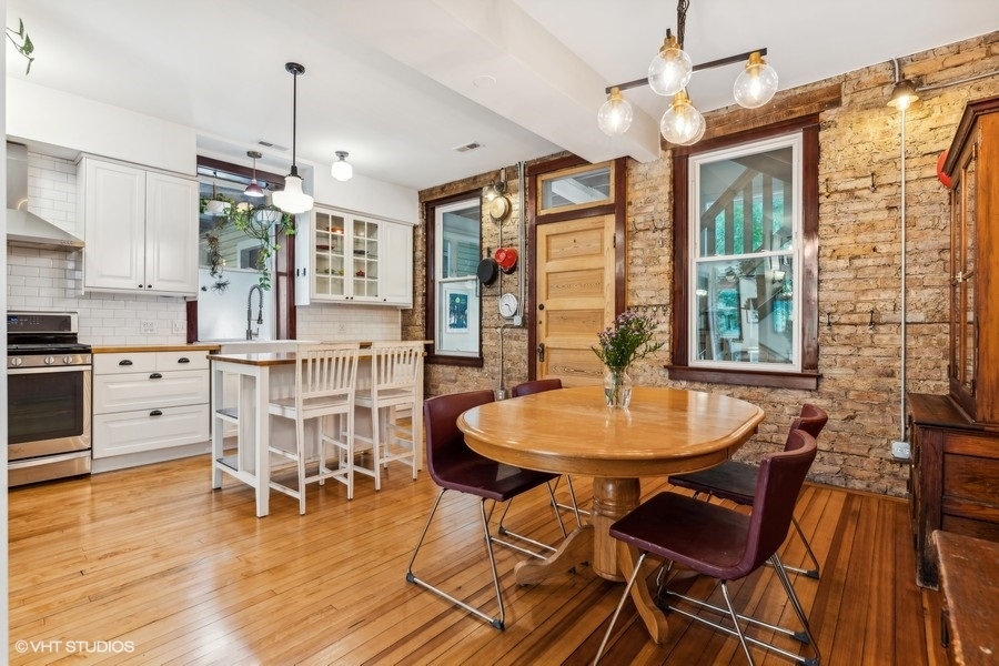 2930 N Gresham Avenue