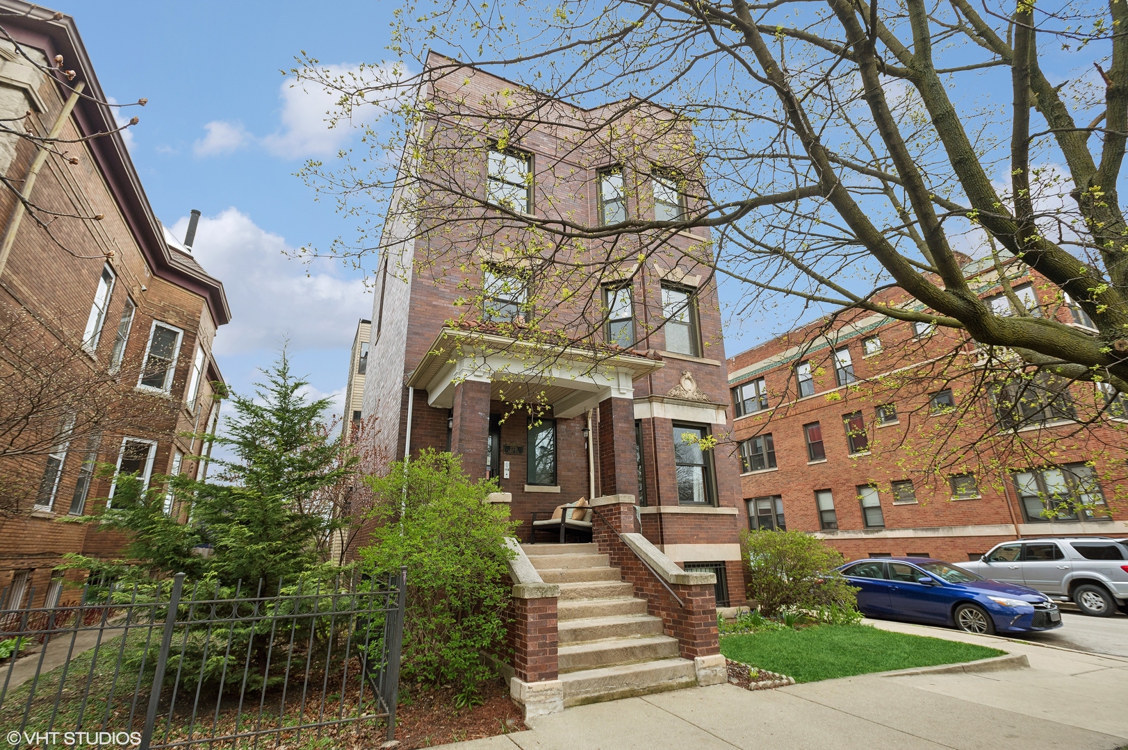 2331 N Kedzie Boulevard Unit: 2W