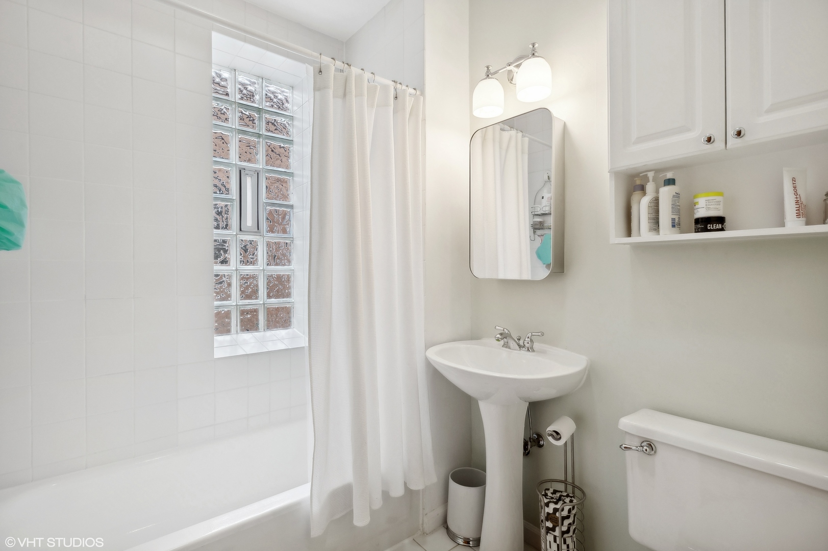 2331 N Kedzie Boulevard Unit: 2W