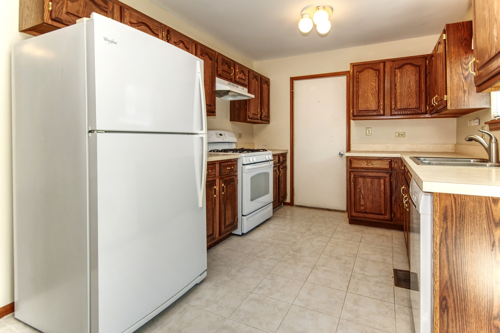 21320 W SILKTREE Circle