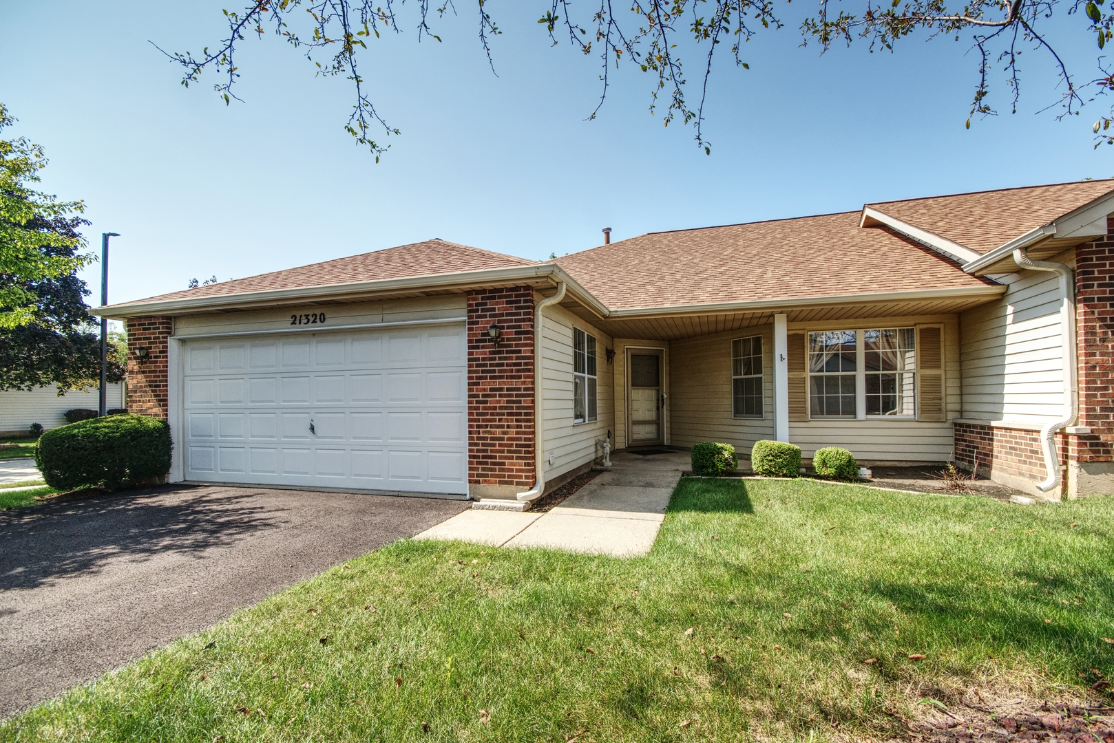 21320 W SILKTREE Circle