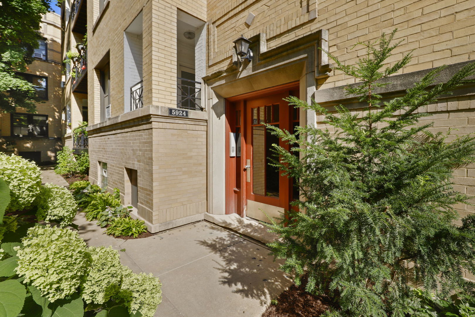 5924 N Paulina Street Unit: 3E