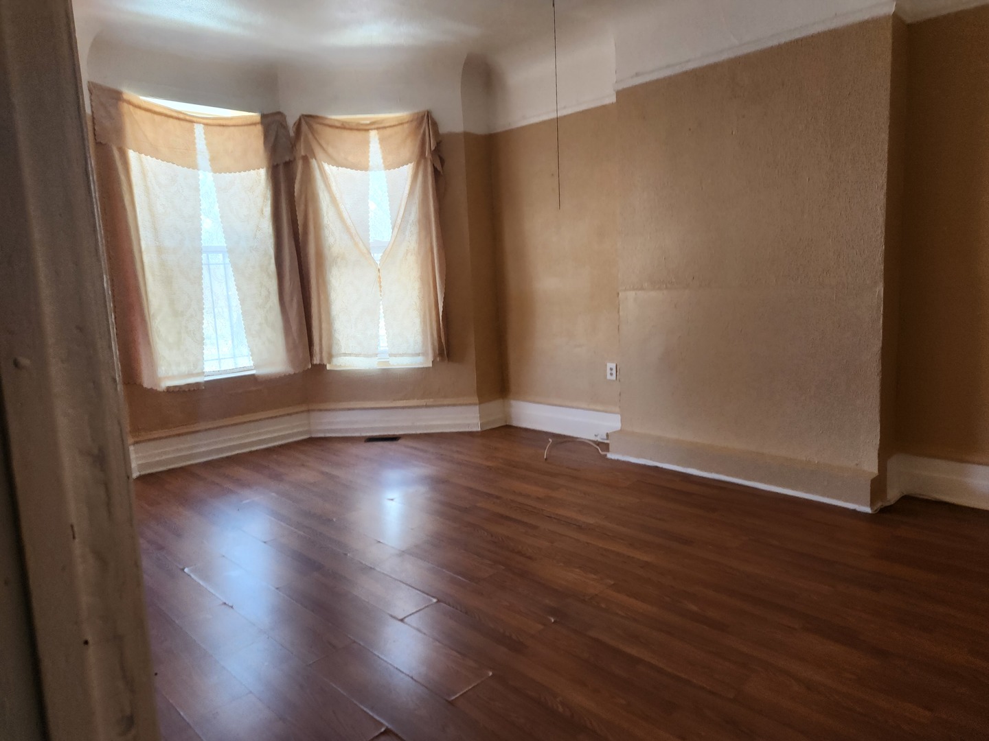 312 N Hamlin Avenue