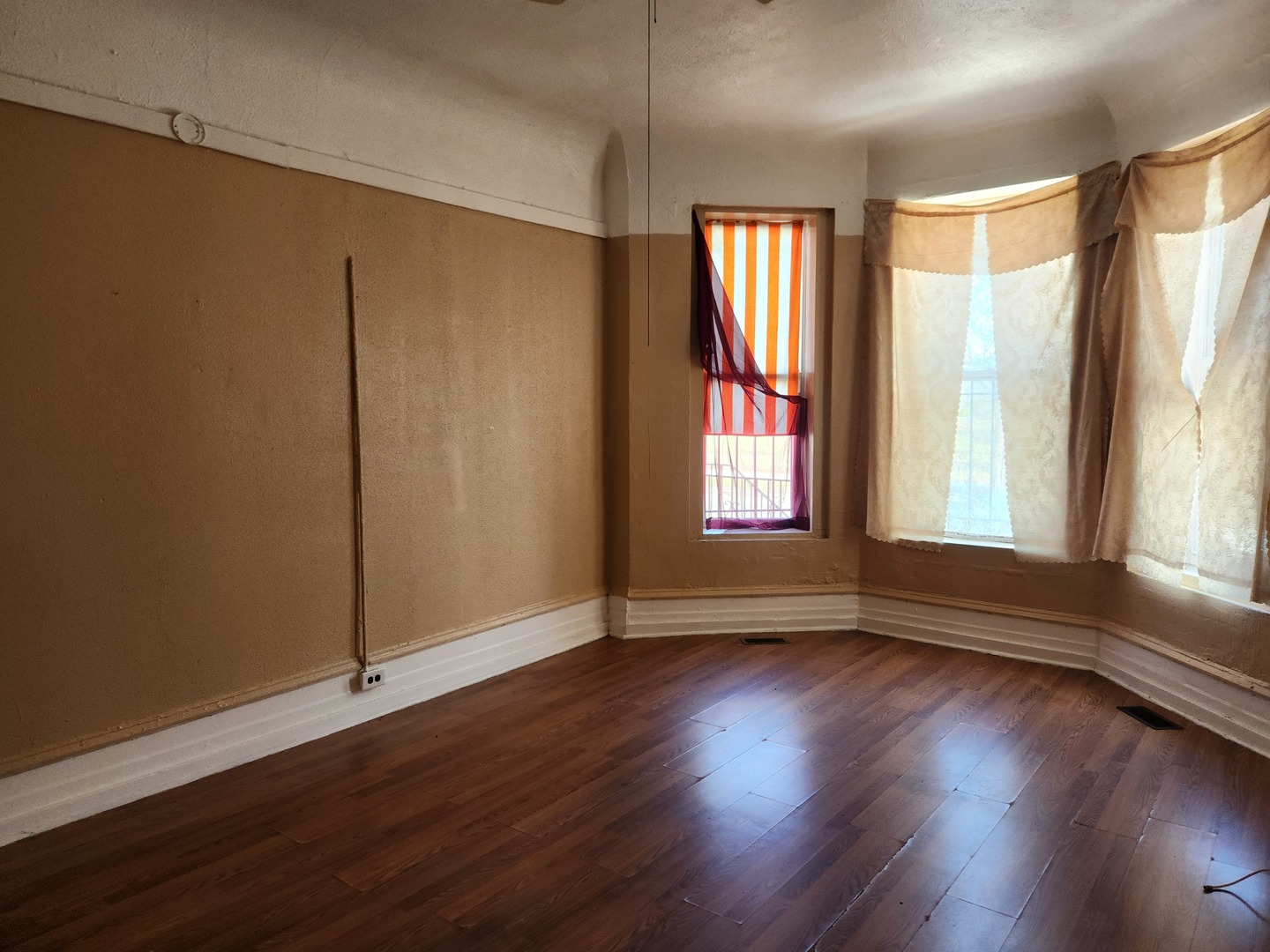 312 N Hamlin Avenue