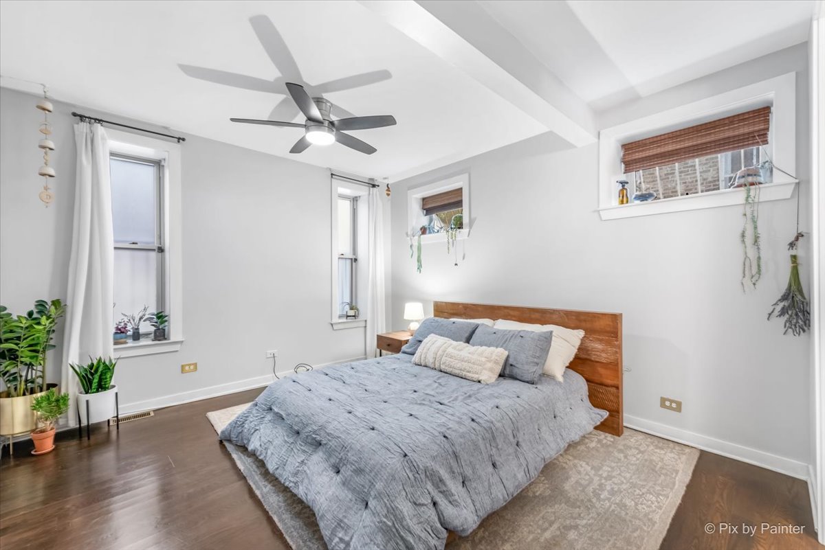 1525 N Claremont Avenue Unit: 1B