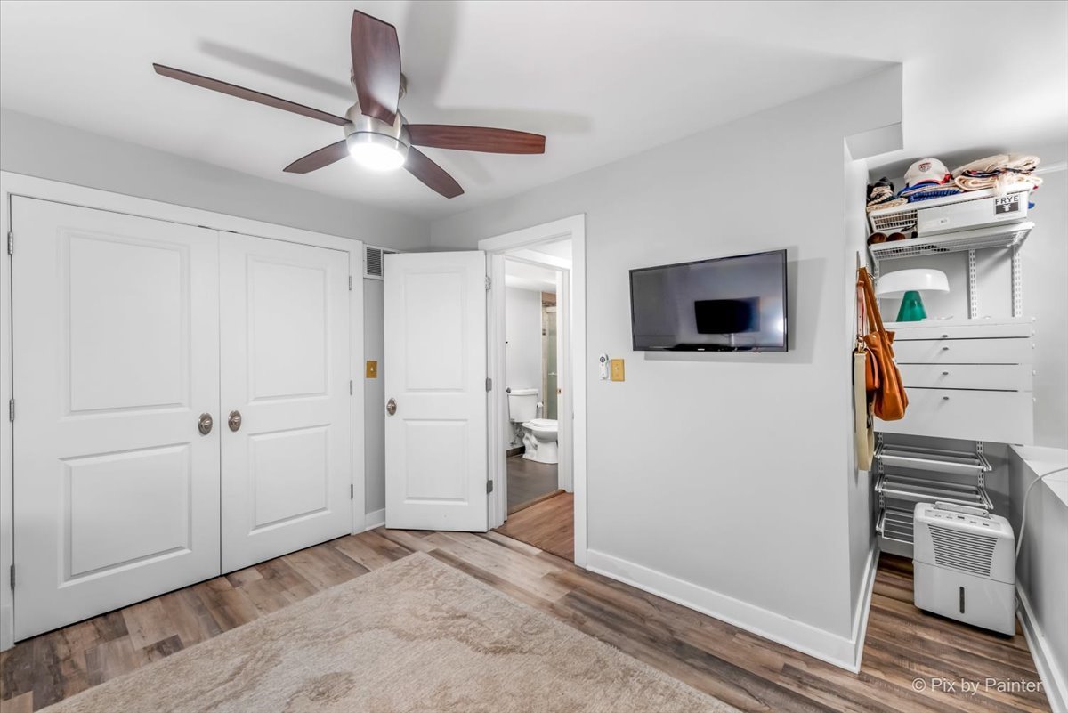 1525 N Claremont Avenue Unit: 1B