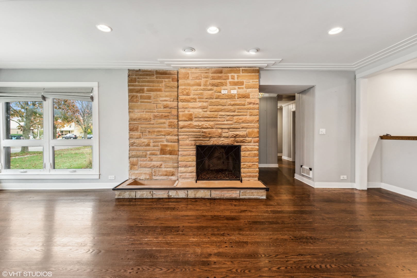 8311 N OTTAWA Avenue