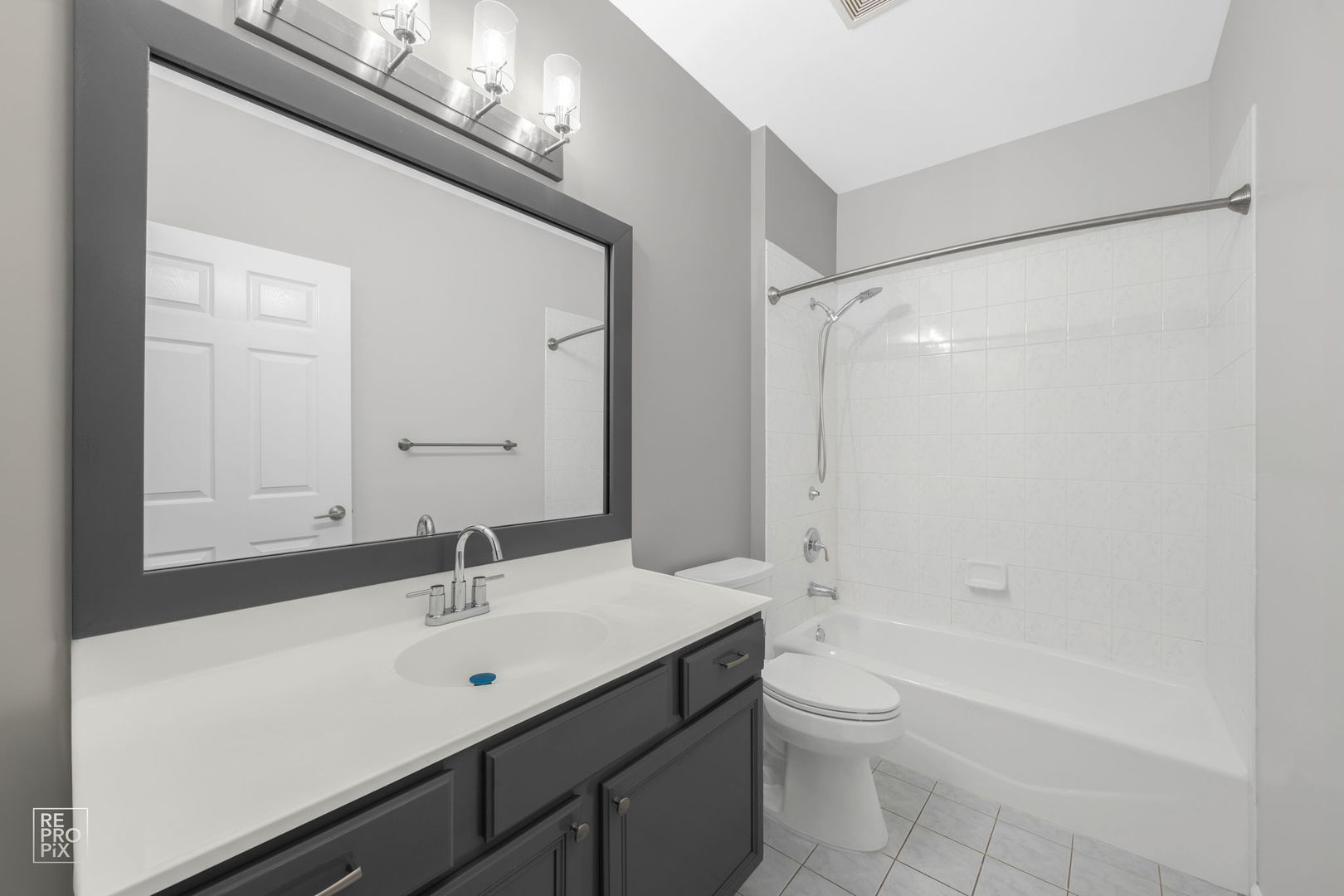 1135 Schneider Avenue Unit: 3B