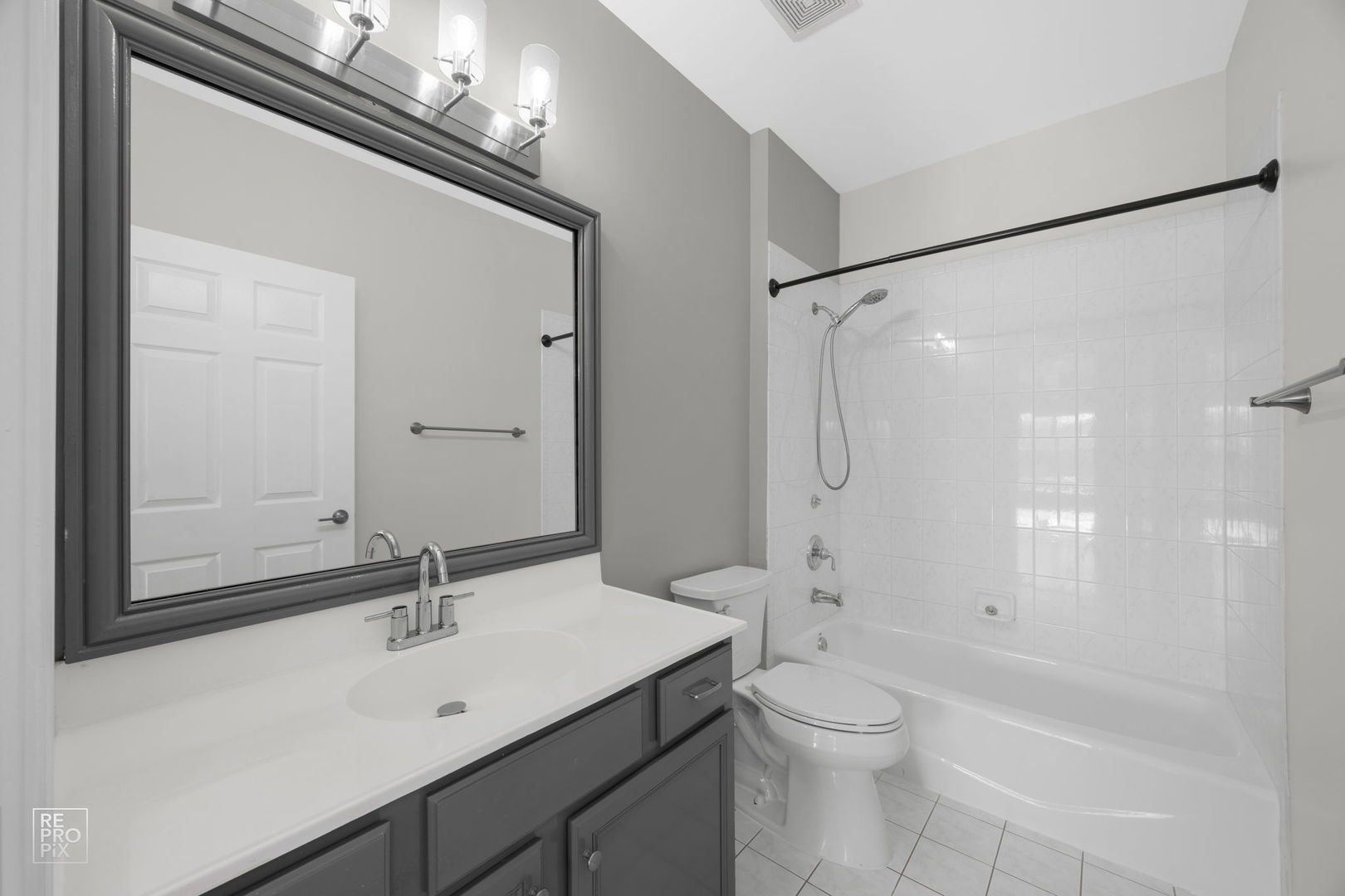 1135 Schneider Avenue Unit: 3B