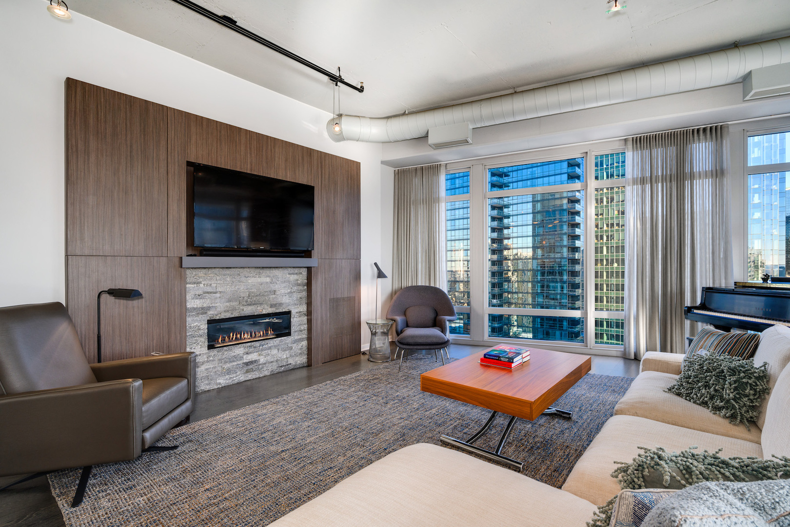 333 N Canal Street Unit: 3006