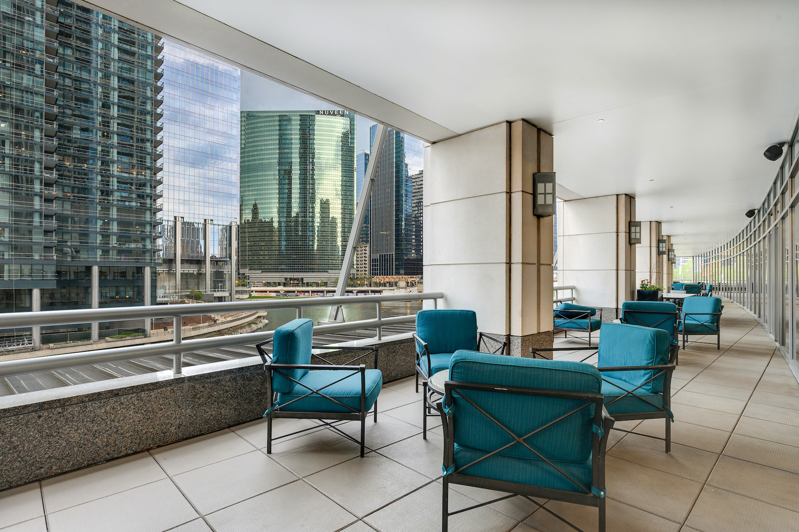 333 N Canal Street Unit: 3006