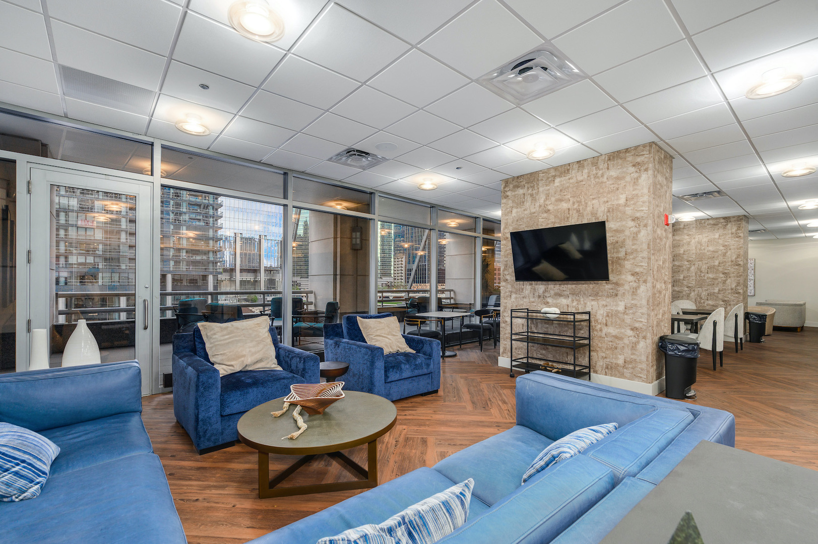 333 N Canal Street Unit: 3006