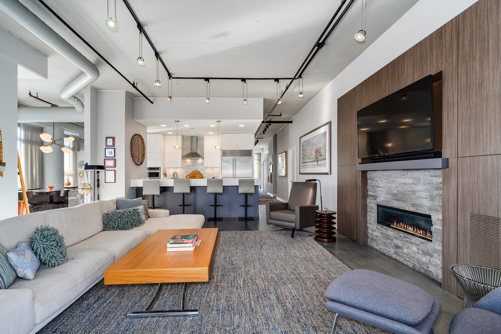 333 N Canal Street Unit: 3006