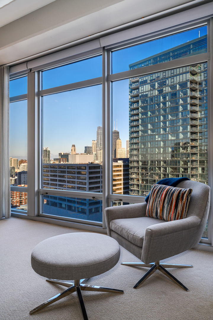 333 N Canal Street Unit: 3006