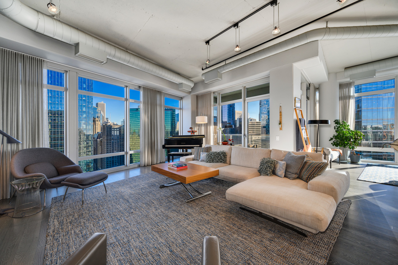 333 N Canal Street Unit: 3006