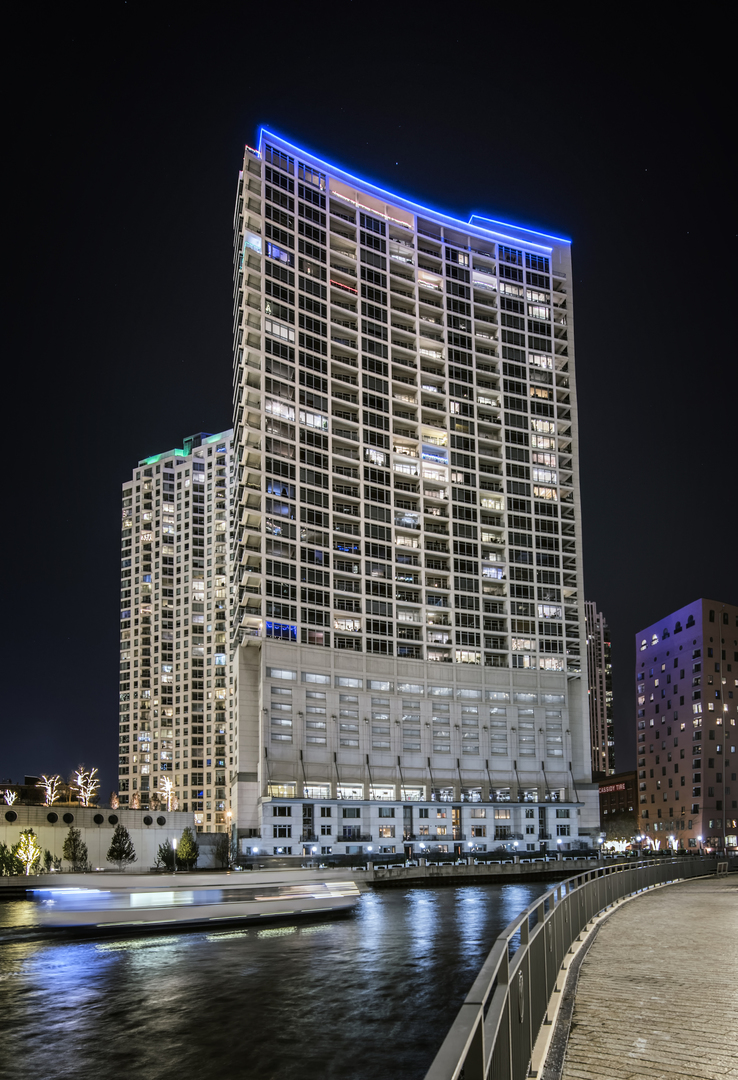 333 N Canal Street Unit: 3006