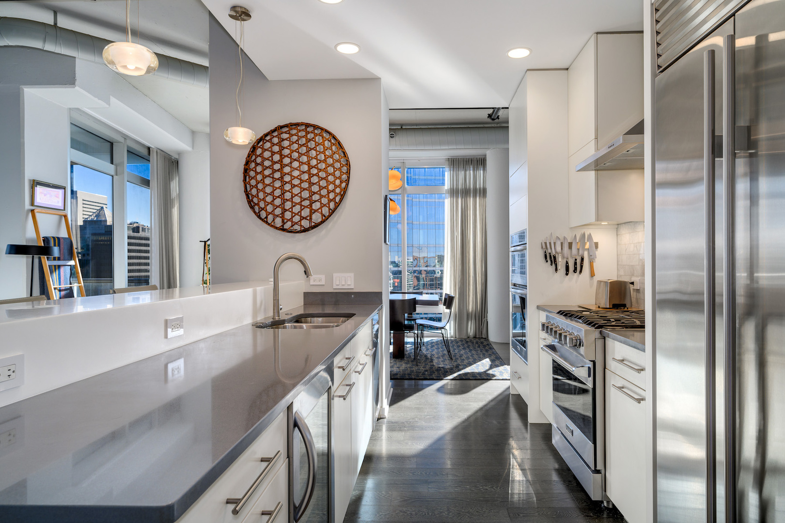 333 N Canal Street Unit: 3006