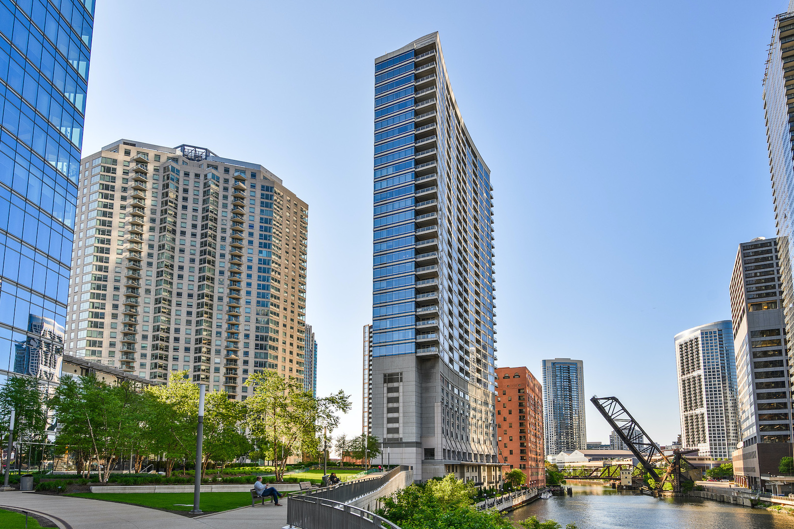 333 N Canal Street Unit: 3006