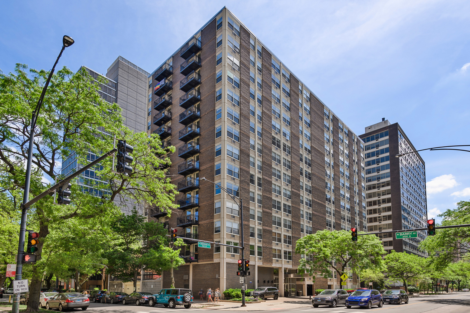 3033 N SHERIDAN Road Unit: 1511