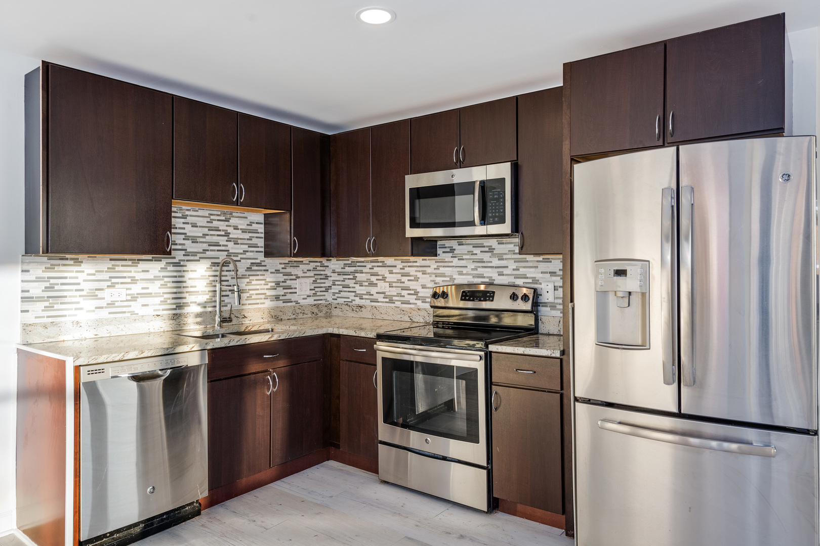 3033 N SHERIDAN Road Unit: 1511