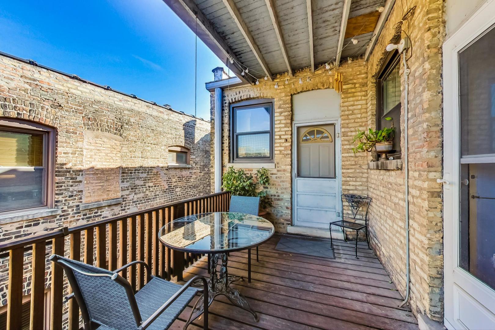 650 W Aldine Avenue Unit: 3E