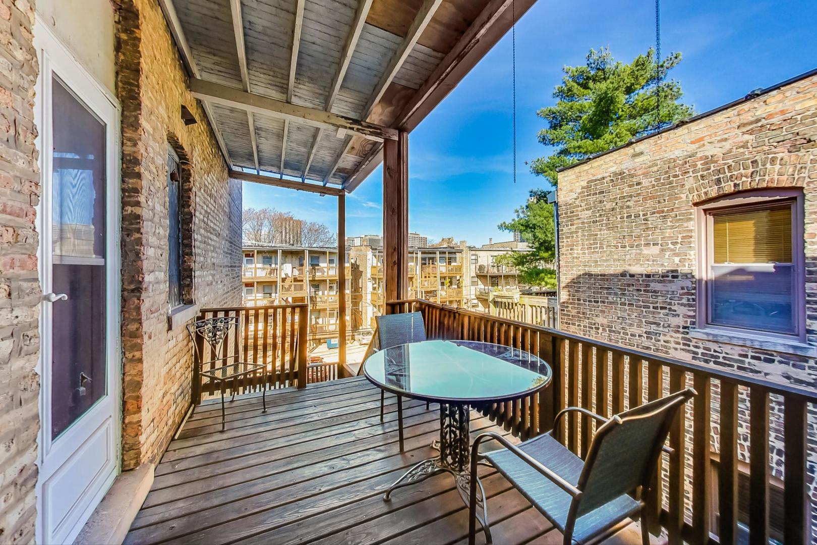 650 W Aldine Avenue Unit: 3E