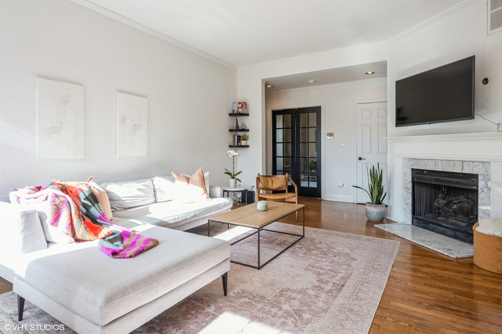 650 W Aldine Avenue Unit: 3E