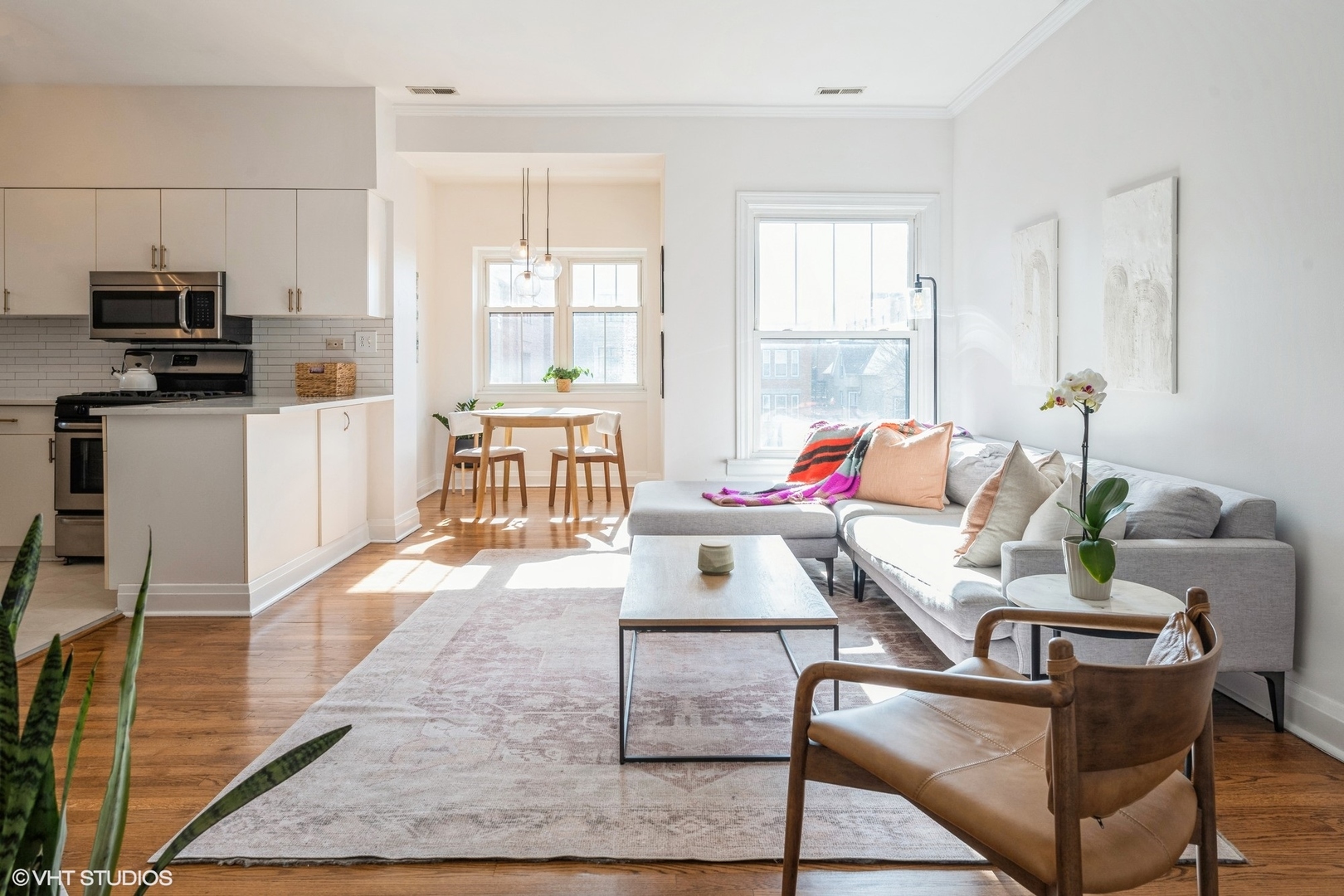 650 W Aldine Avenue Unit: 3E