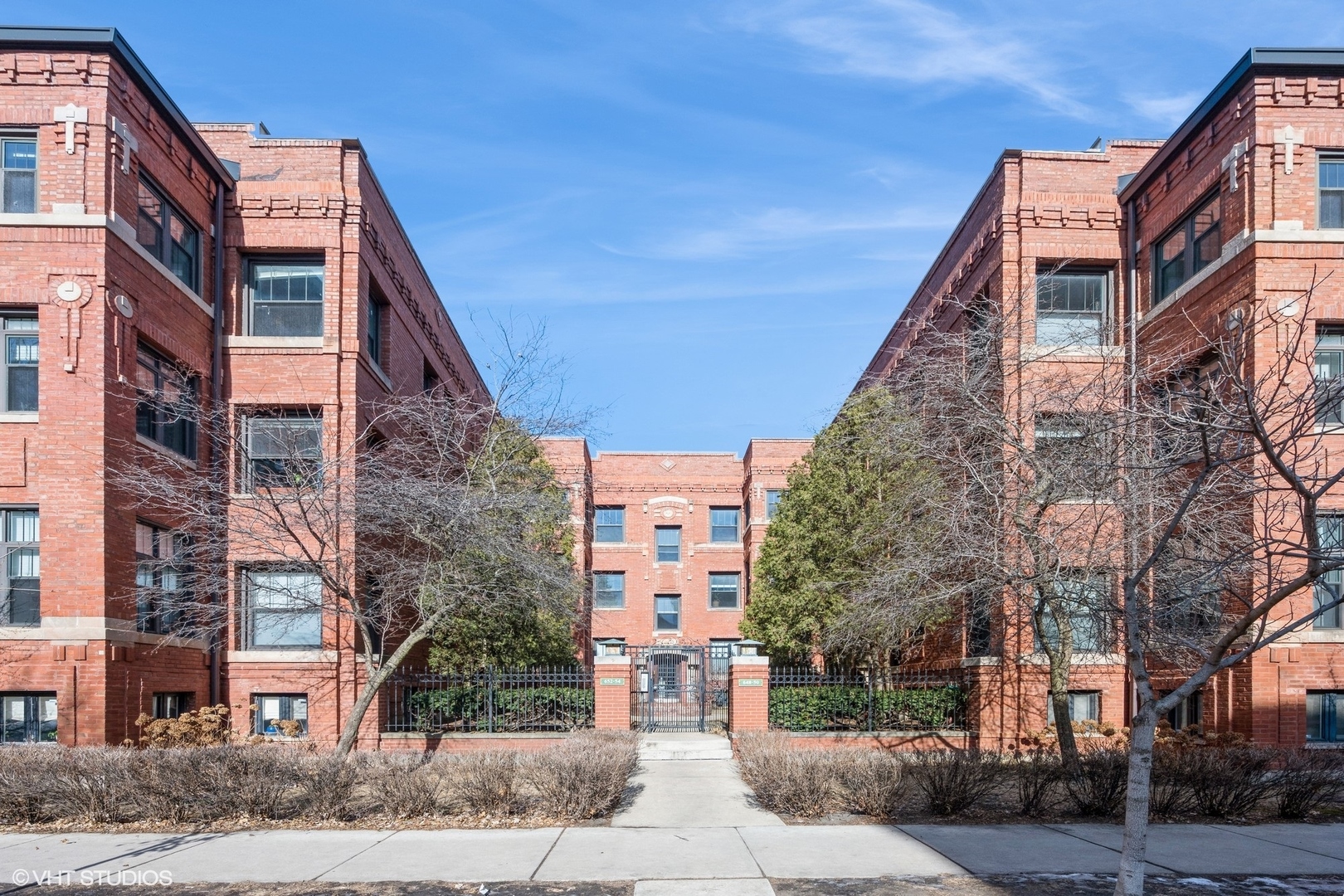 650 W Aldine Avenue Unit: 3E