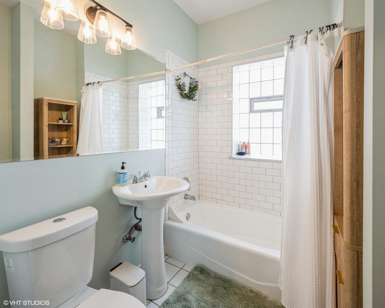 650 W Aldine Avenue Unit: 3E