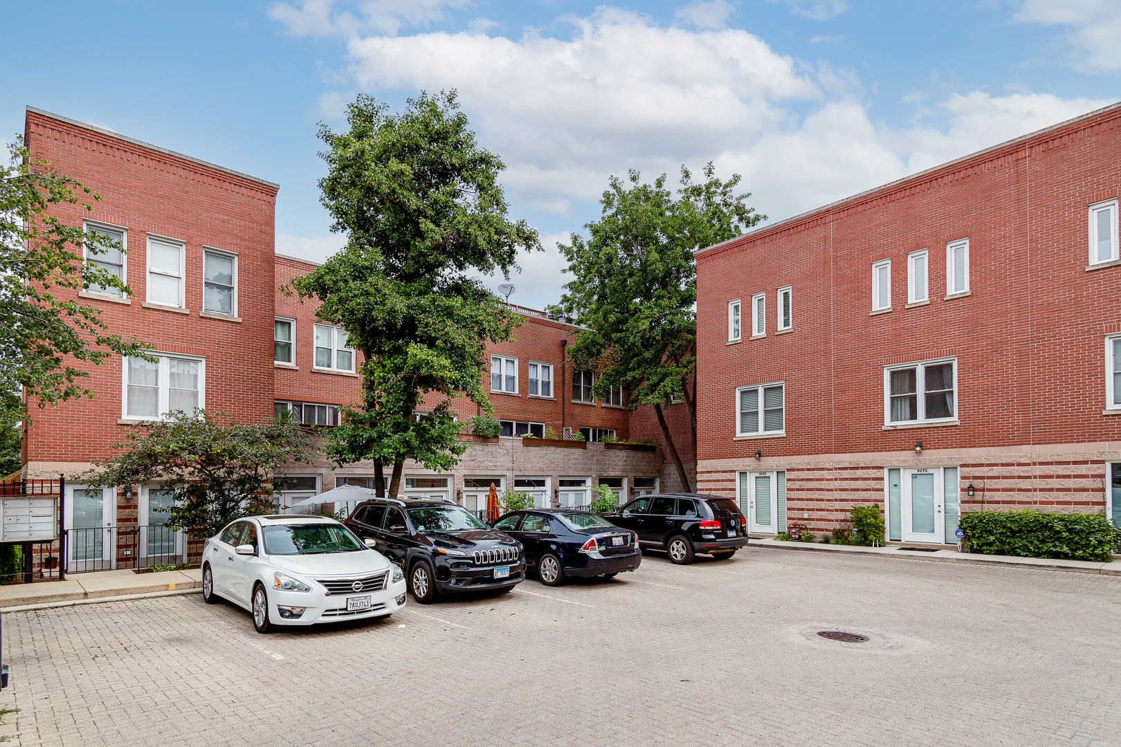 929 N Racine Avenue Unit: A