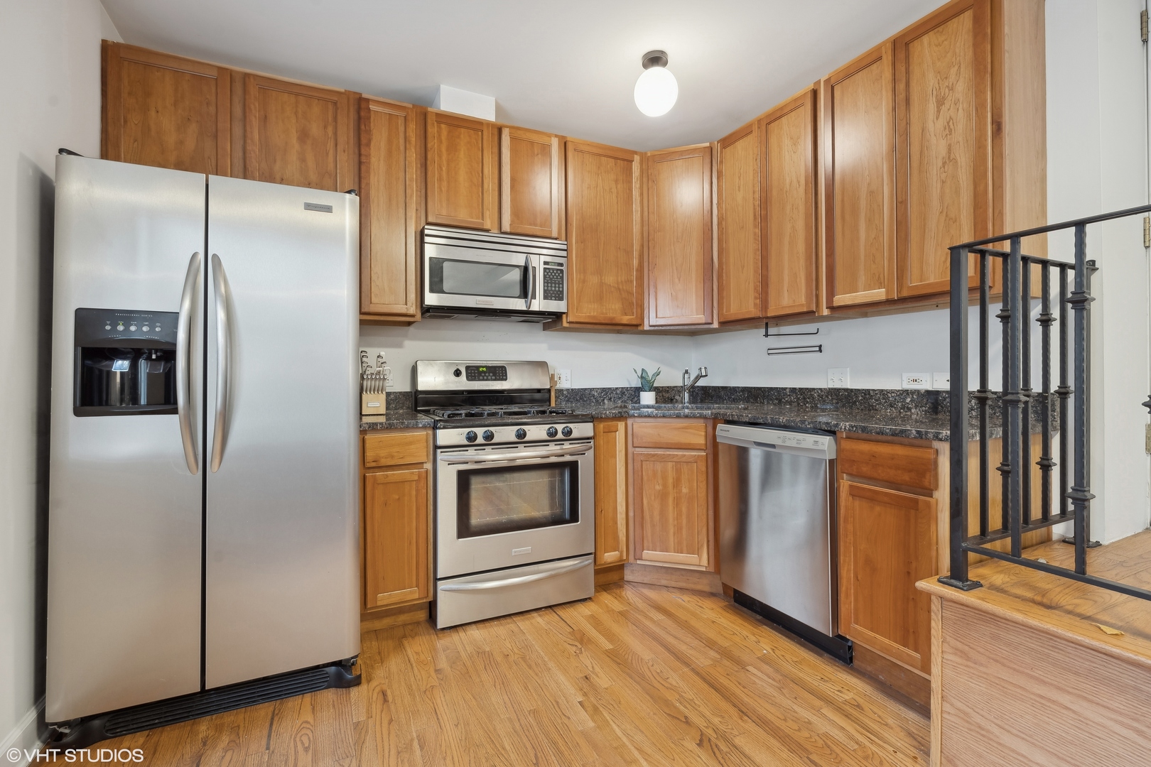 1524 W Addison Street Unit: G
