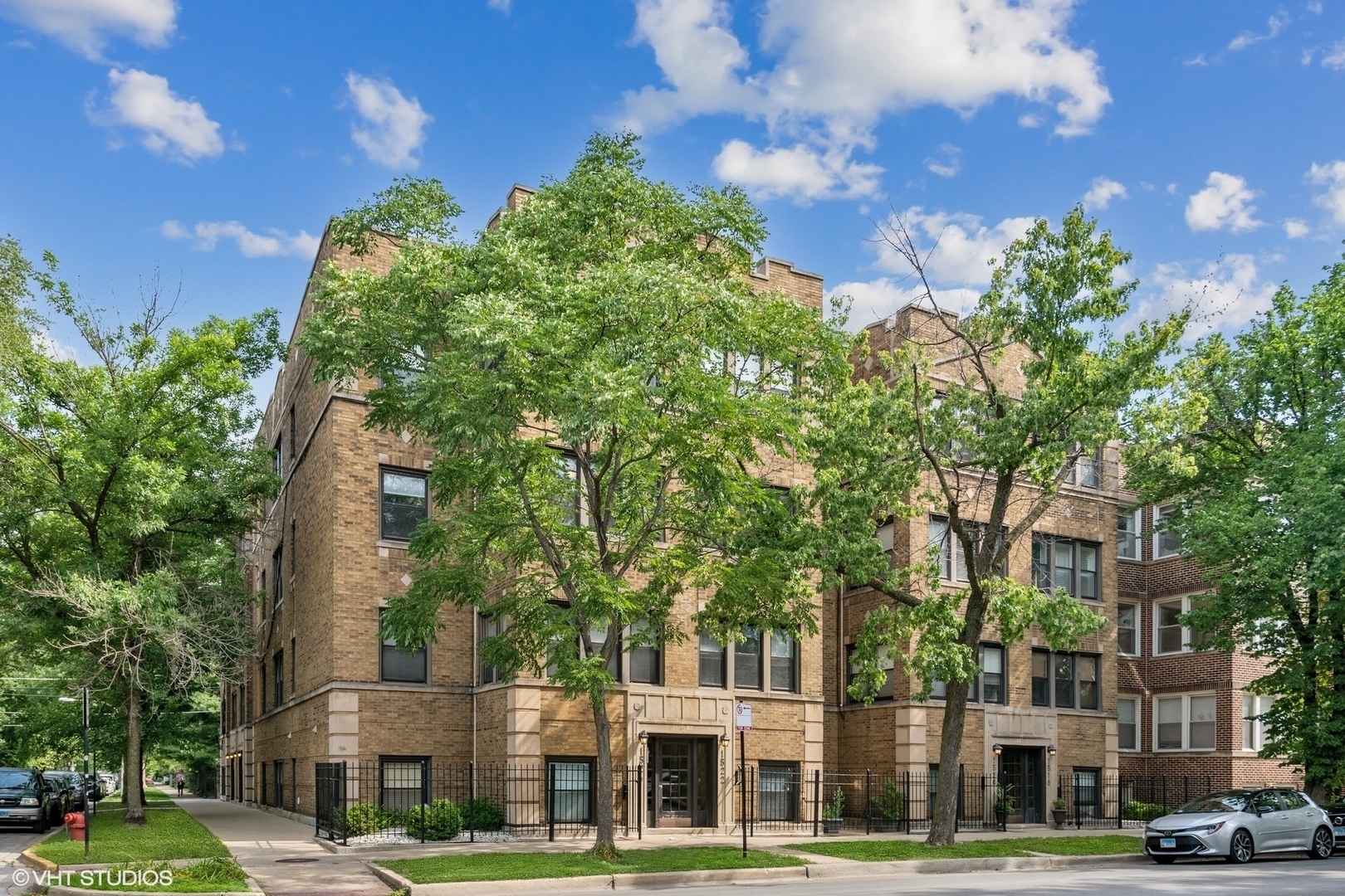 1524 W Addison Street Unit: G