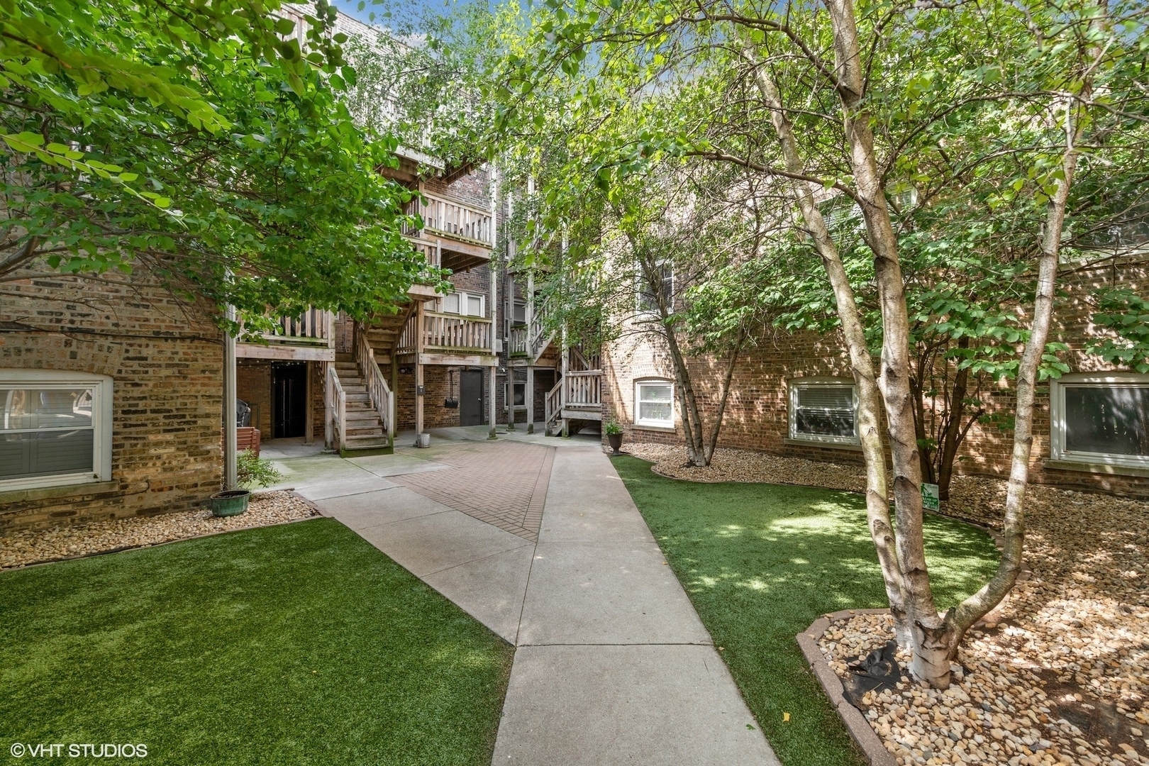 1524 W Addison Street Unit: G